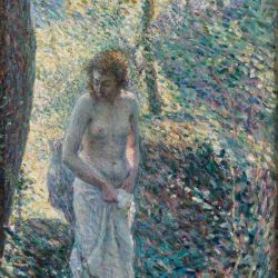Una joven en el bosque